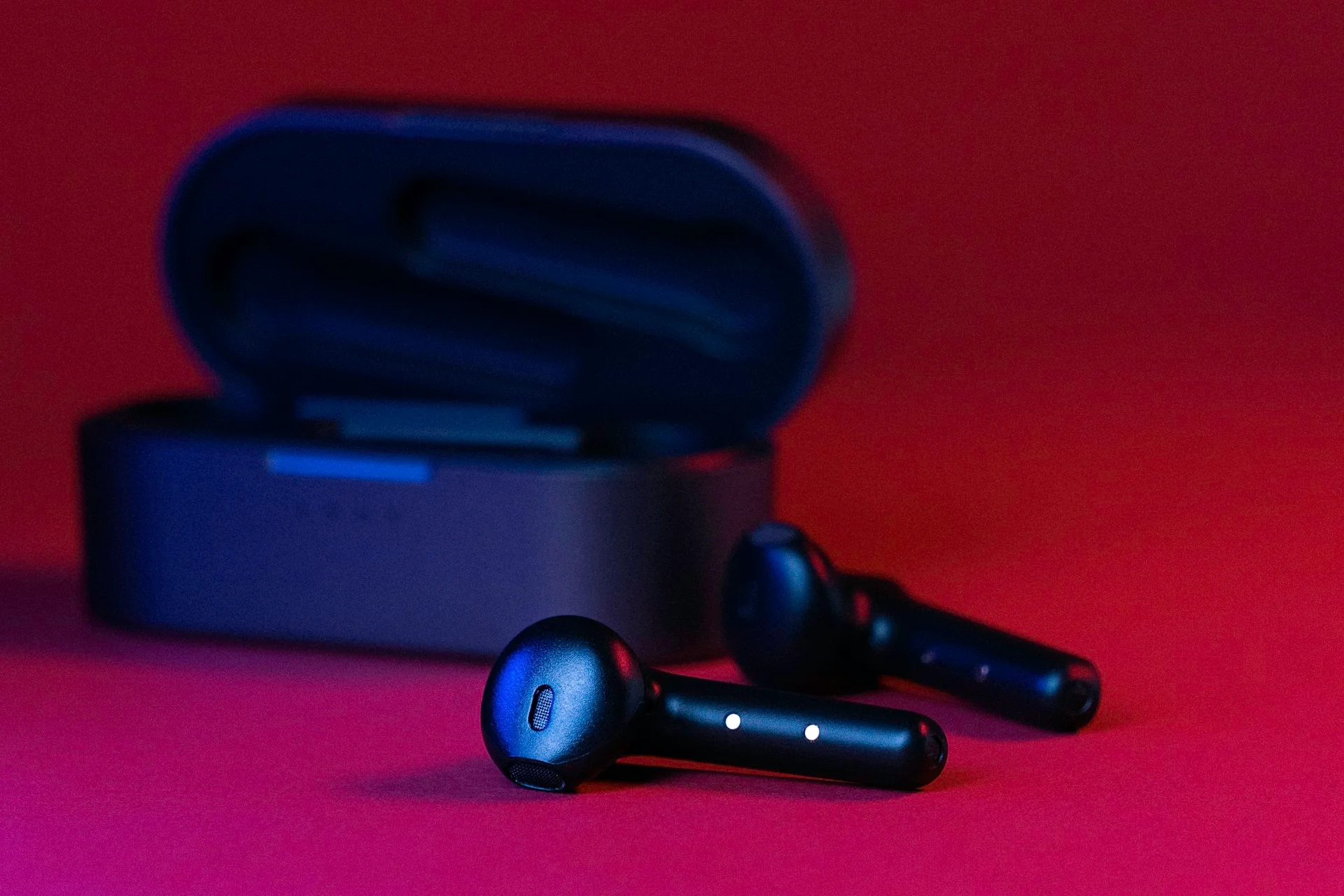 Cyber Monday AirPods Deals 2025: I Found the Lowest Prices (Updated Hourly)